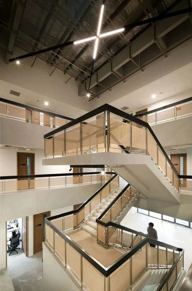 1688348709113917.jpg 1688348709113917.jpg